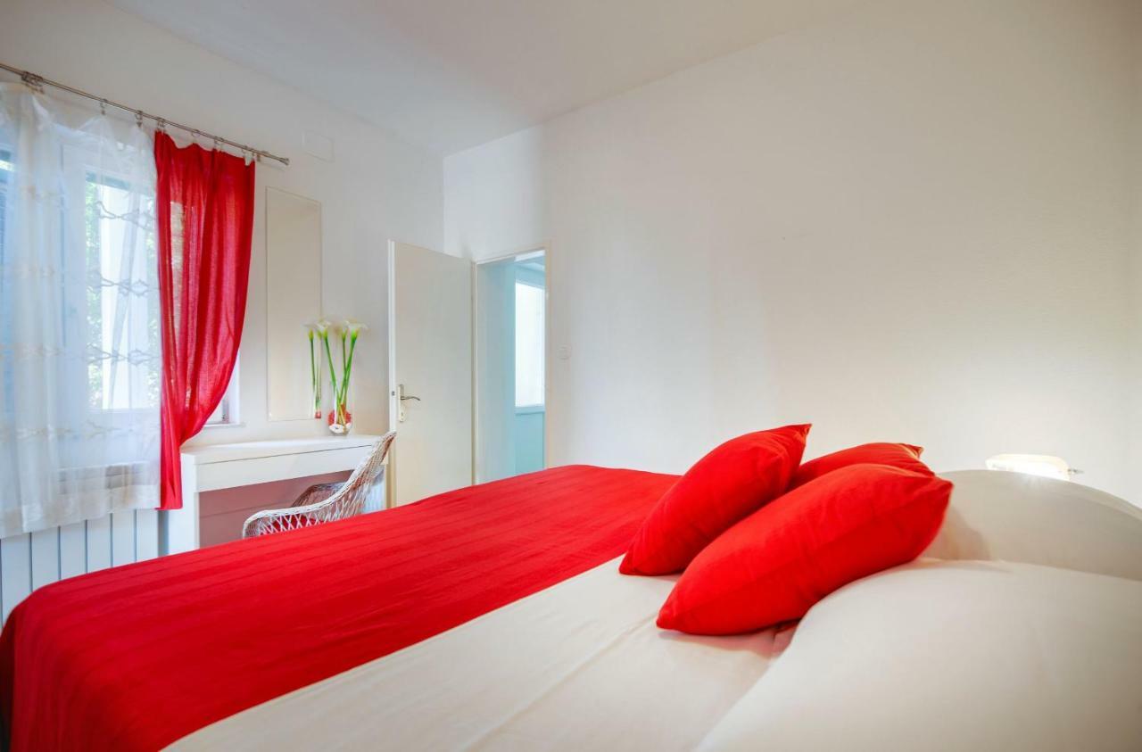 Апартаменти Cozy New Flat For 2 Or 3 Хвар Екстер'єр фото